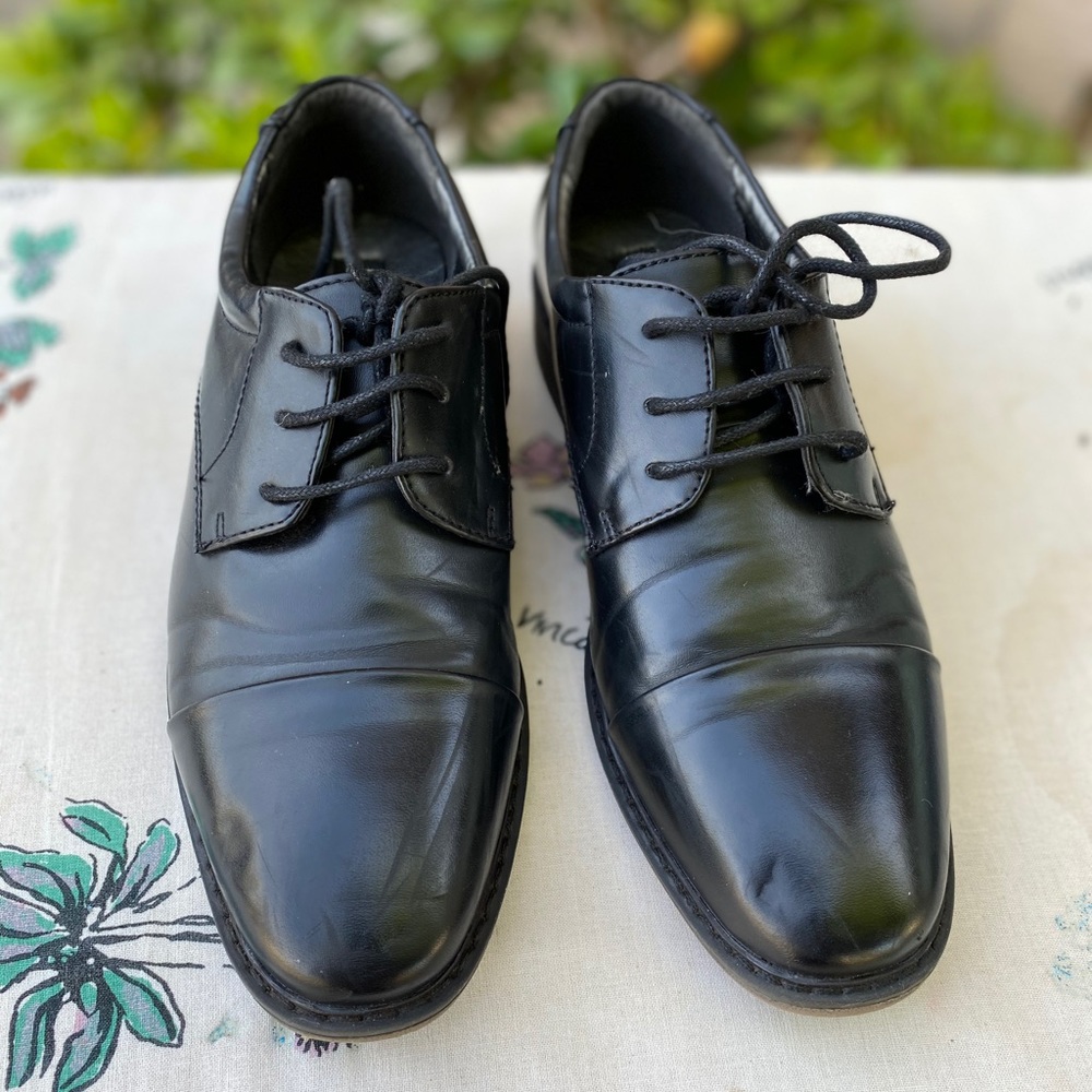 Kids dress shoes